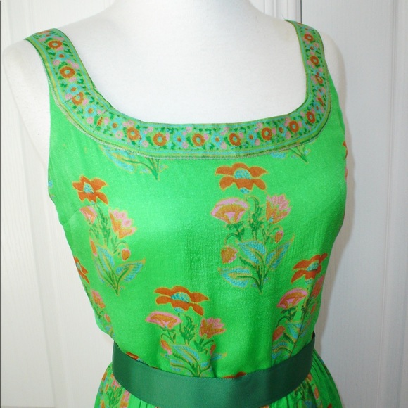 Vintage 1970s GREEN Graphic Print Jersey Dress - Picture 8 of 15